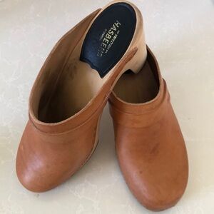 Swedish Hasbeen Slip on Heeled Leather Clogs Size 37 US 7